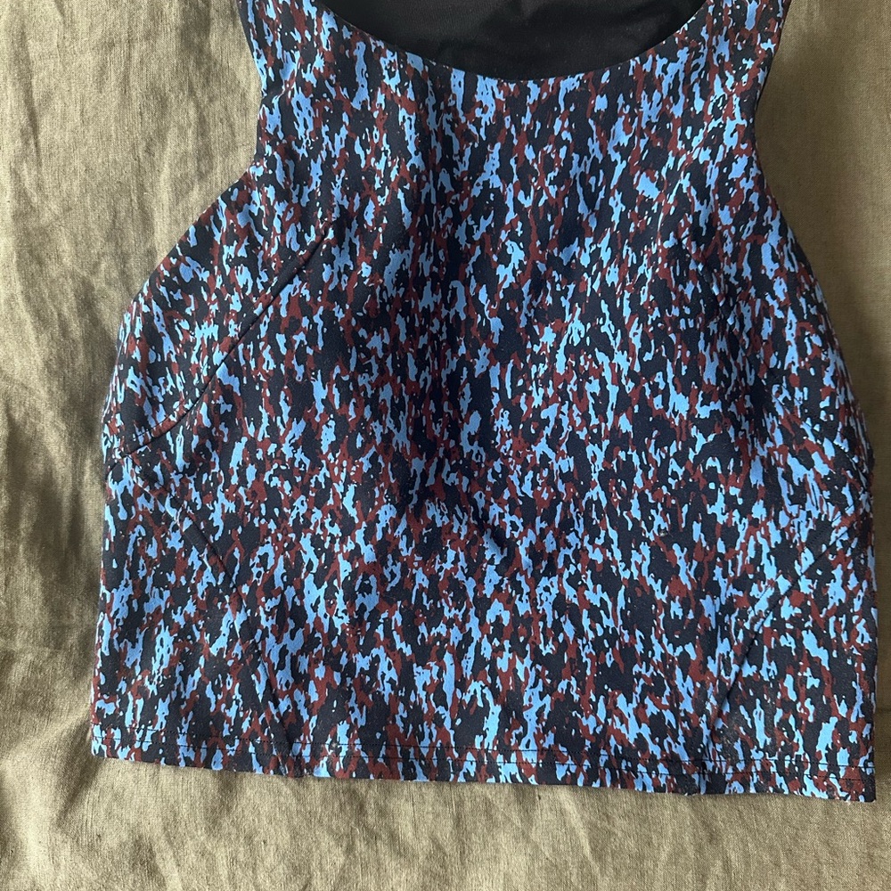 Lululemon High Neck Patterned Cropped Tank Top in Blue and Brown, Size 8